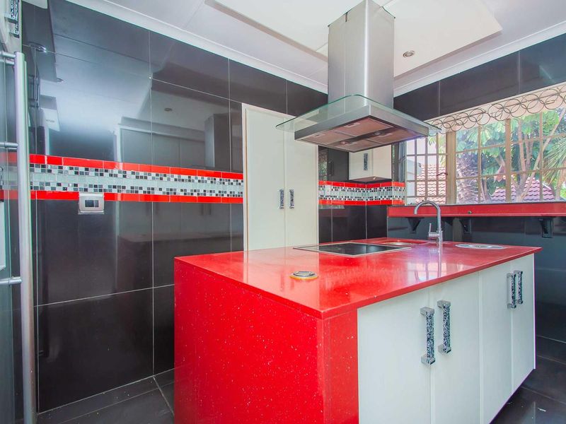 Renovators Dream Project, Commune Living, Large Home? You Choose... - Photo 4