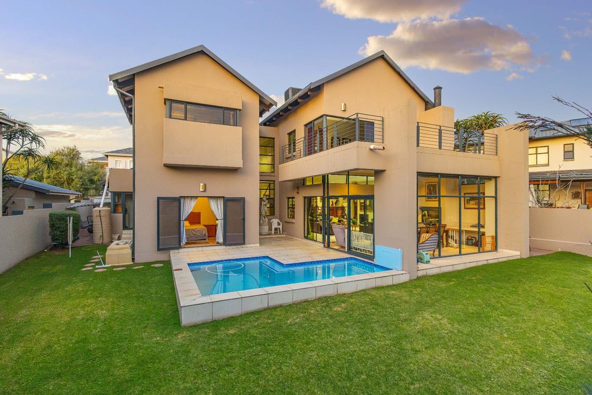 Modern Living in a Secure Lifestyle Estate - Photo 2