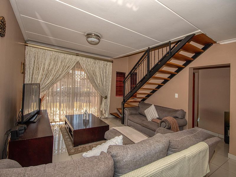 Meyersig family home ready for you! - Photo 7