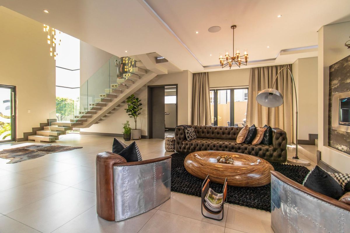 Stunning Home For Sale In Waterfall Country Estate - Photo 5