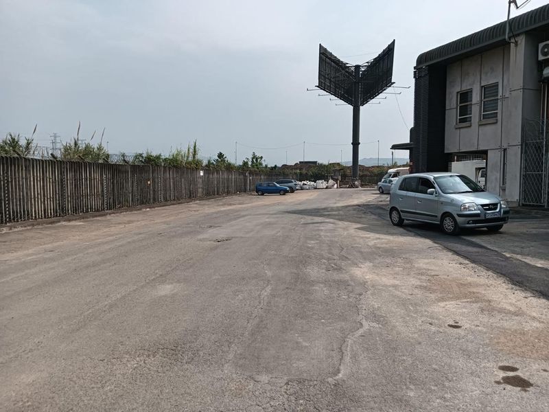 Warehouse in Springfield Durban 911sqm - Photo 2