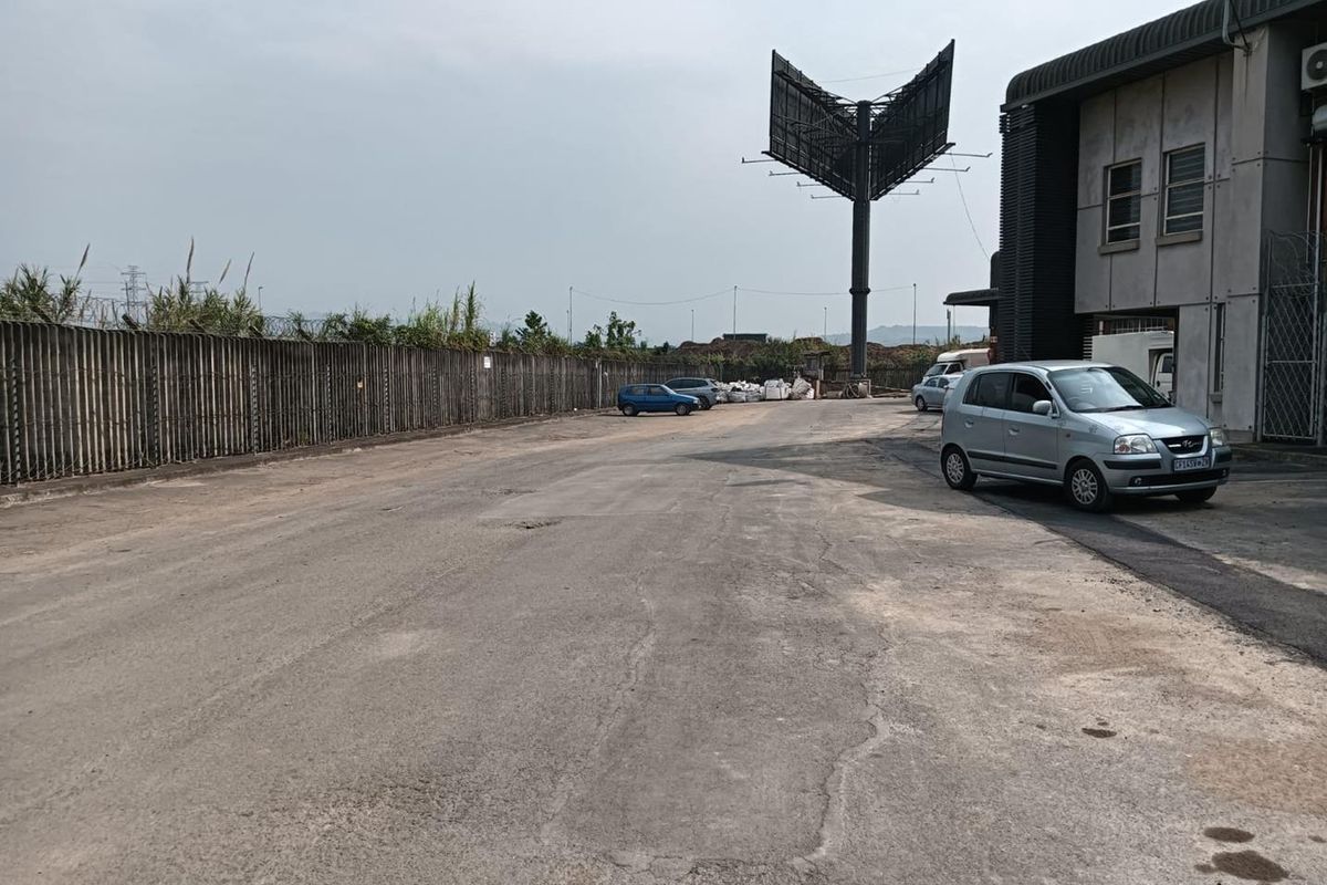 Warehouse in Springfield Durban 911sqm - Photo 2