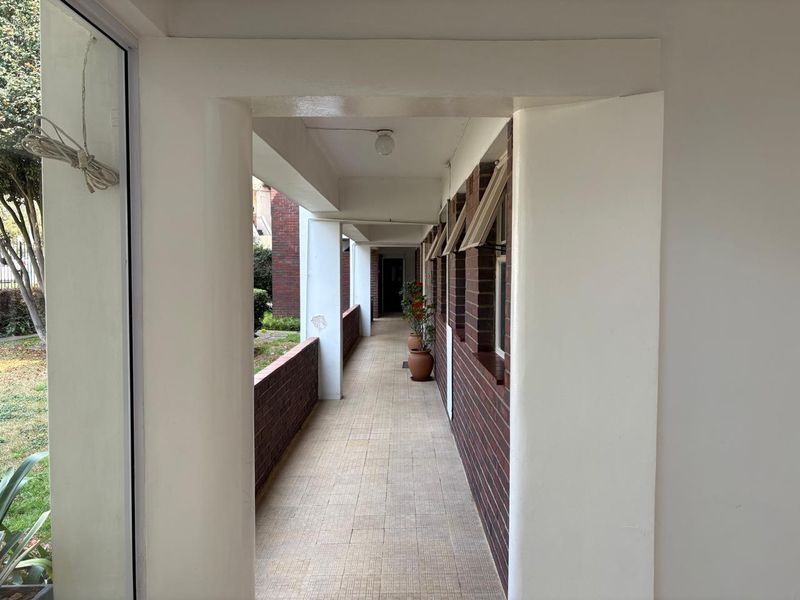 Charming Renovator's Dream in Prime Waverley Location: 31 Nordic Court Apartment - Photo 5