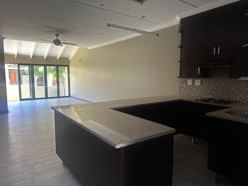 Townhouse in Woodlands - Where Everyone Wants to Live - Photo 3