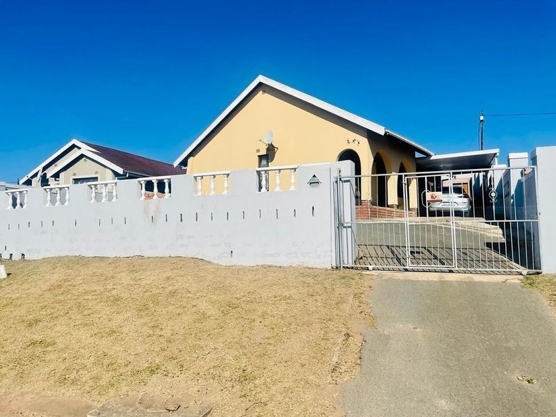 BEAUTIFUL HOME JUST FOR YOU! - Photo 1