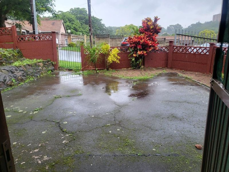 2 Bedroom Unit to rent in Malvern - Photo 4