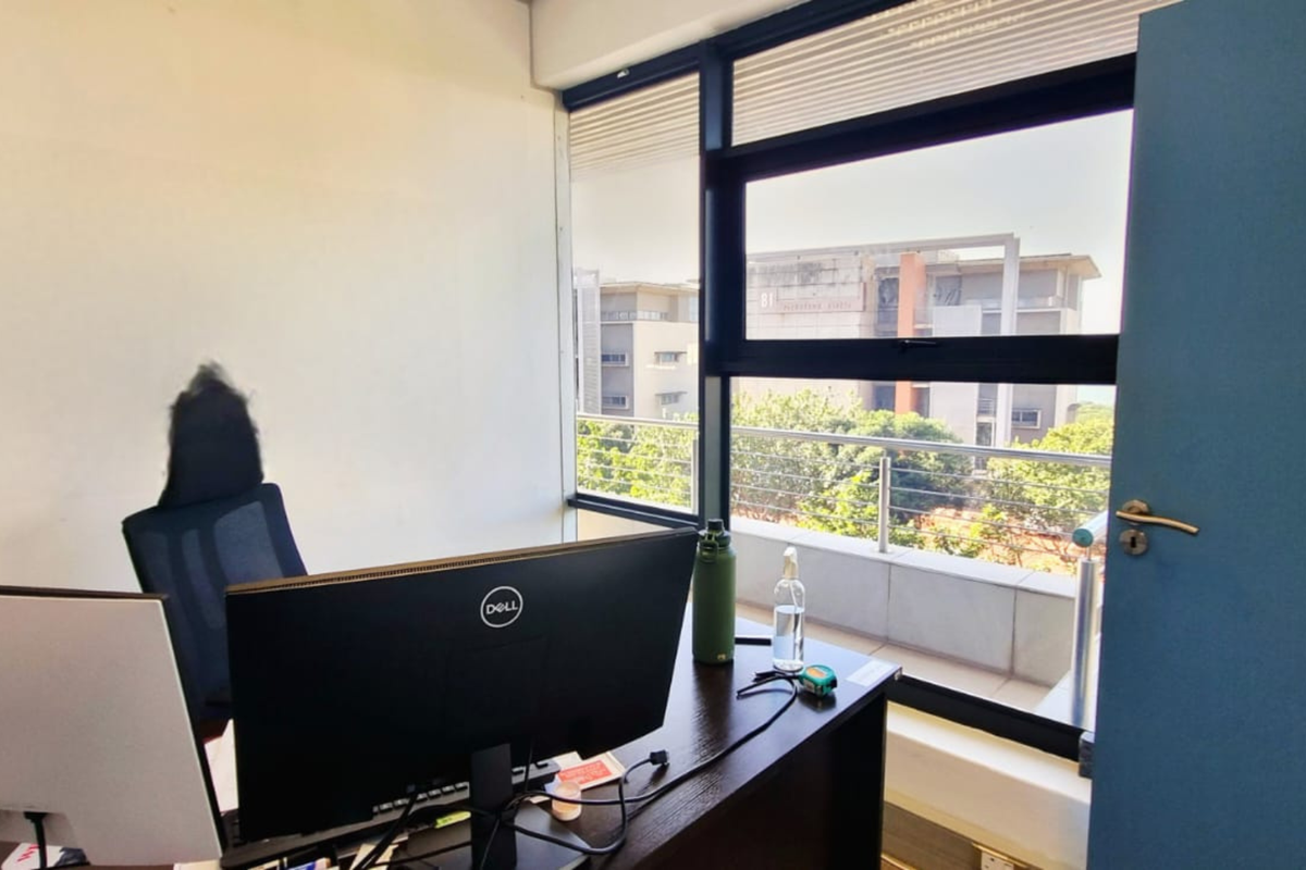 113m2 A-grade office in Umhlanga Ridge with sea views, lift access, fibre-ready infrastructure, and 11 parking bays | Available October 2025 - Photo 3