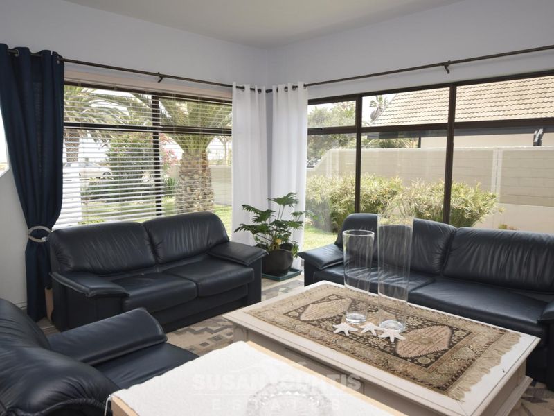 BEACHFRONT HOUSE FOR SALE IN VINETA, SWAKOPMUND - Photo 8