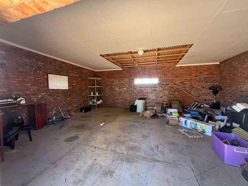 Low-Maintenance Family Home on a Large Erf in Kakamas - Photo 7
