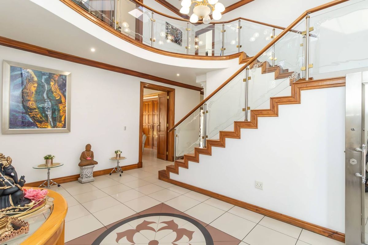 Extended family living in the heart of the Kyalami Estate - Photo 3