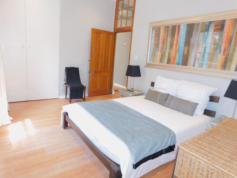 Charming 1 bedroom Garden Apartment available in the Heart of Craighall - Photo 7