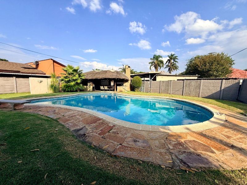 Beautiful 4 Bedroom house for sale in Vryheid - Photo 4