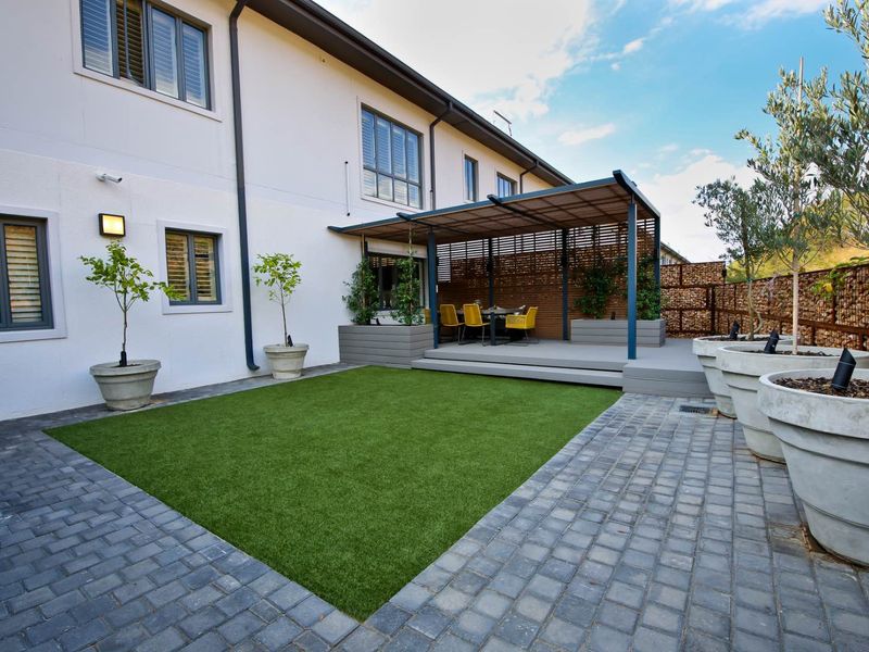 Luxurious, Fully Furnished Penthouse Villa In Safe And Secure Complex - Photo 8