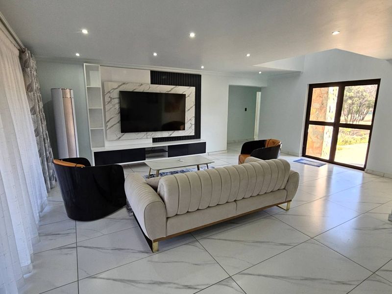 3 Bedroom Luxury Family Home In Estate d Afrique - Photo 2