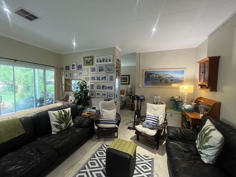 Versatile 5-Bedroom Family Home with Excellent Dual-Living Potential - Photo 6