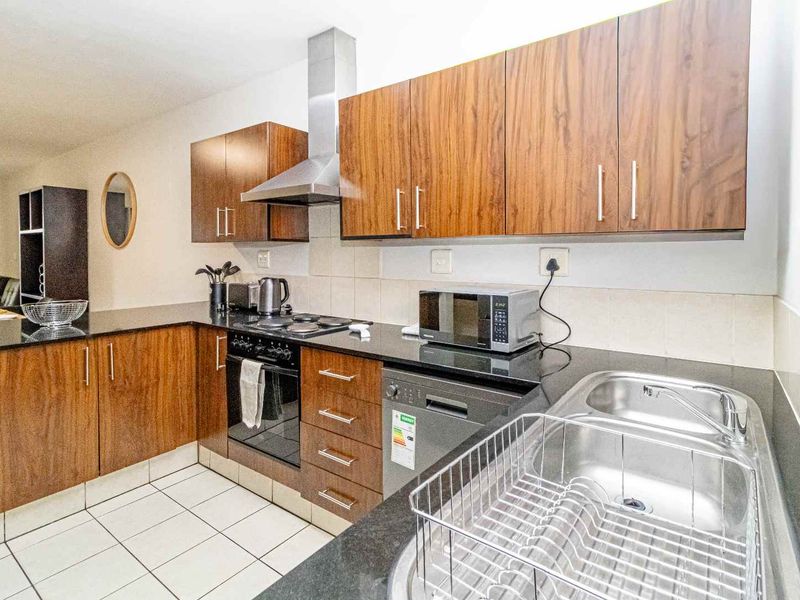 Executive Living in the Heart of Sandton! - Photo 4