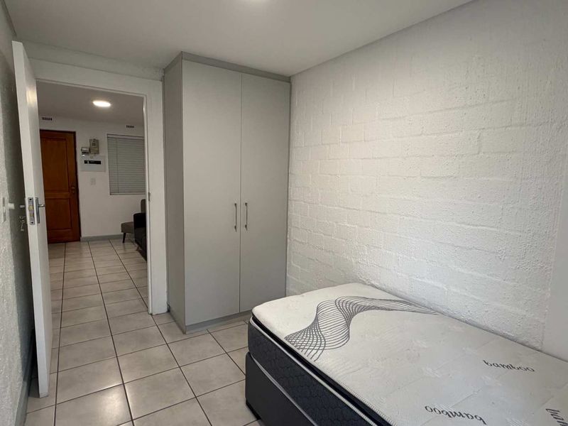Furnished Two-Bedroom Unit to Rent Close to Stellenbosch University - Photo 5