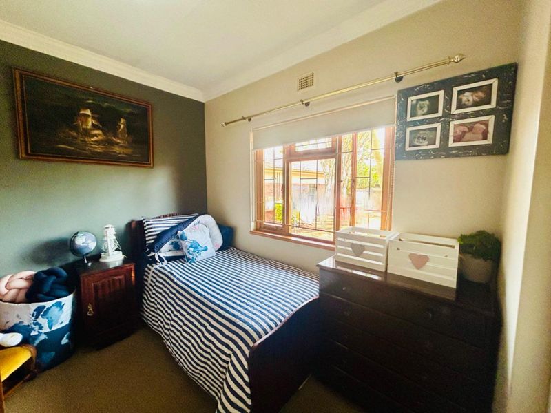 Beautiful 3 bedroom house with a flat - Photo 7