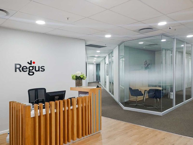 Private office space for 1 person in Regus Centurion Mall. - Photo 3