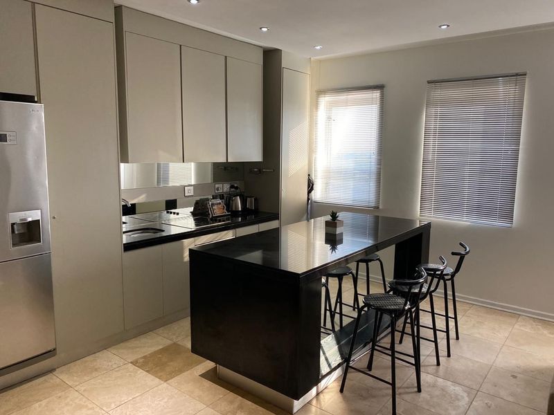 Premium 63m2 Studio Apartment for Sale at The Franklin currently AirBnB that makes up to R26k pm - Photo 6