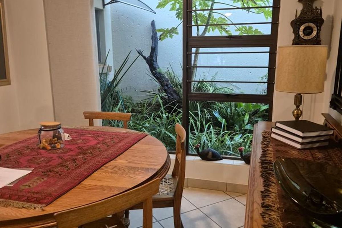 UPMARKET HOME FOR SALE IN THE RETREAT RETIREMENT ESTATE PRETORIA EAST - Photo 4