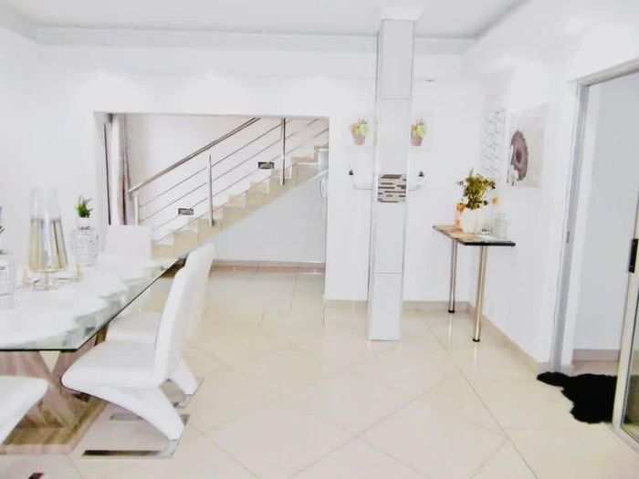 Property #2503631, House For Sale in Cimbebasia