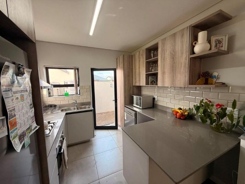 3 Bedroom Home for Long Term Rental in Hartland Lifestyle Security Estate - Photo 9