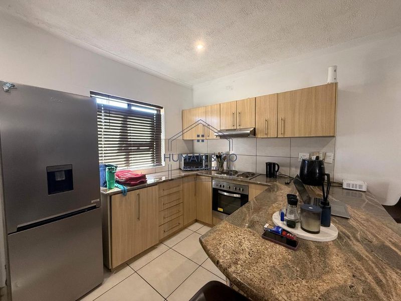 Modern 3-bedroom townhouse in town center; Walvis Bay - Photo 4