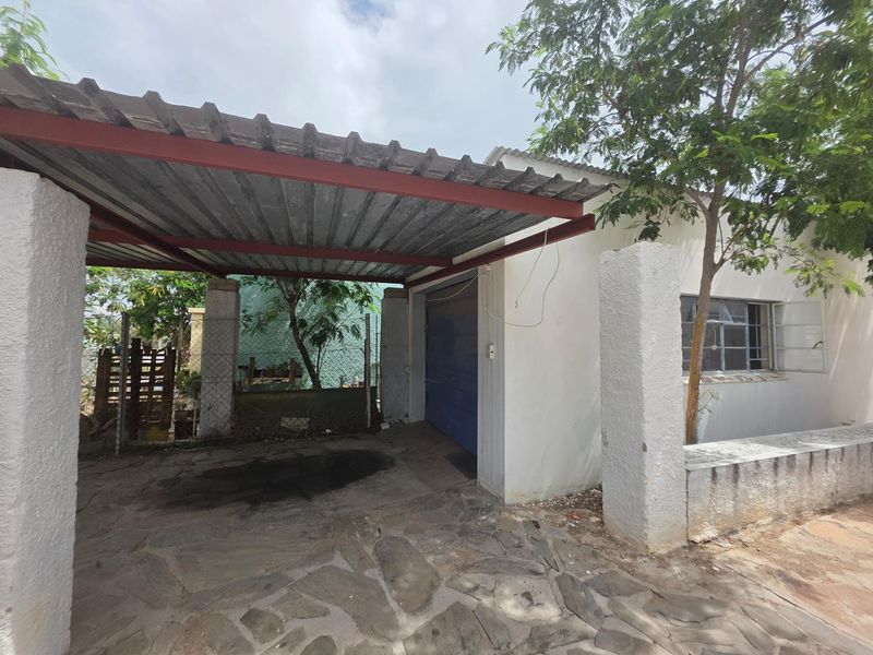 Large German style Four-bedroom house for sale in Usakos. - Photo 10