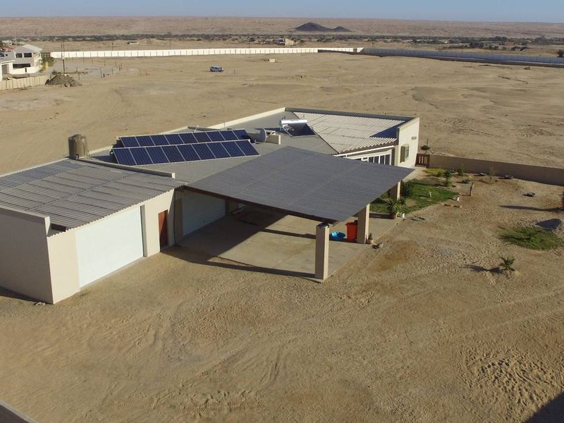 SECURE FAMILY RESIDENCE ON PRIVATE 3.04HA - Photo 3