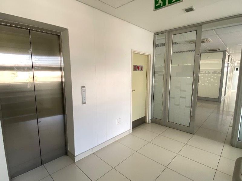 OFFICE SPACE TO LET IN AUSSPANPLATZ - Photo 4