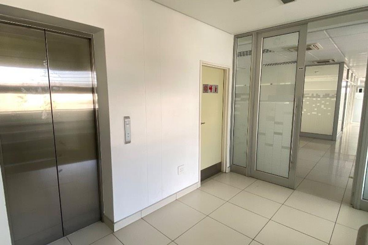 OFFICE SPACE TO LET IN AUSSPANPLATZ - Photo 4