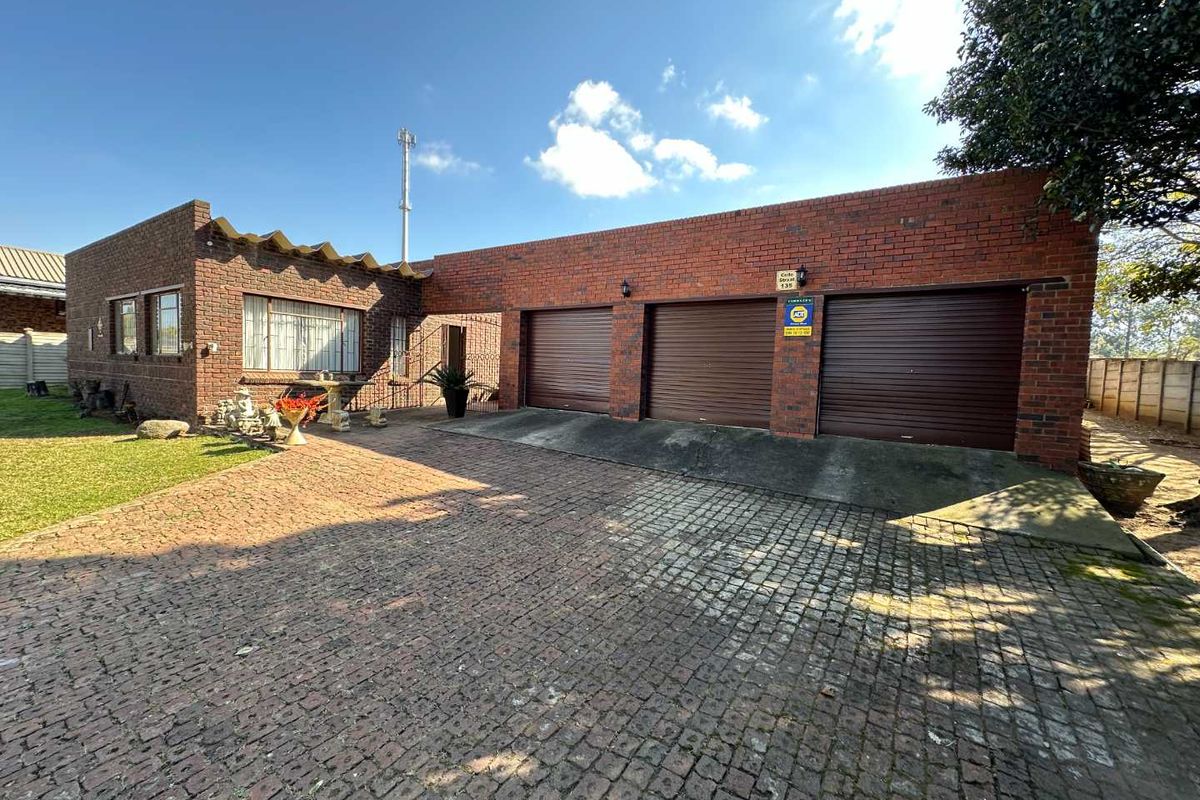 Charming 4 bedroom home with income-generating flat in Glencoe - Photo 2