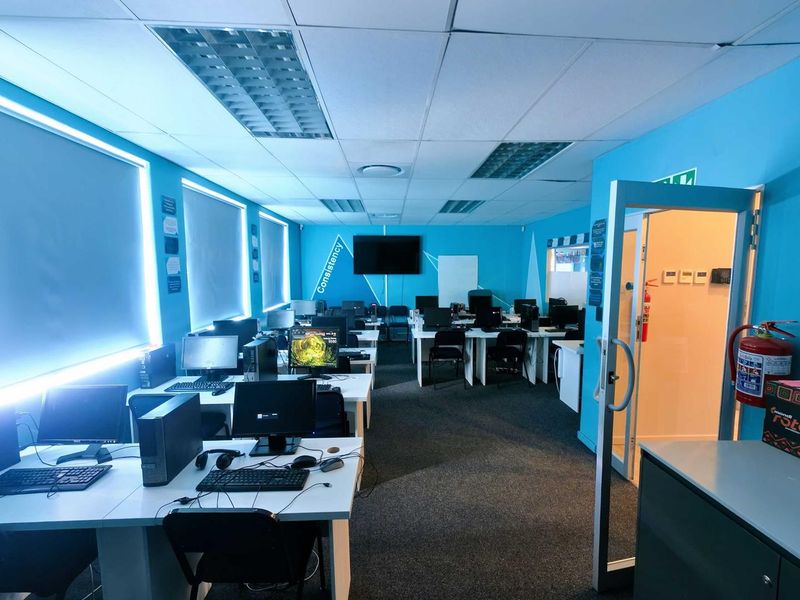 Spacious Corporate Office in The Colosseum | Gateway to Century City - Photo 7