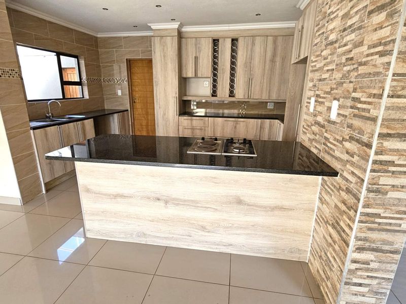MODERN 3 BEDROOM HOUSE IN LELOKO LIFESTYLE ESTATE - Photo 7
