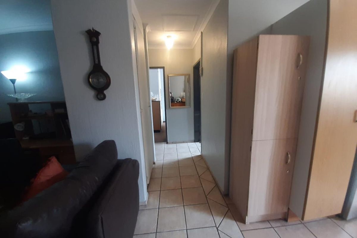 Pet Friendly 2 Bedroom Townhouse for Sale - Photo 4