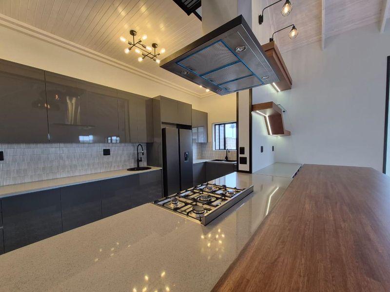 Luxury Coastal Living Family Home N$ 5 950 000.00 - Photo 5