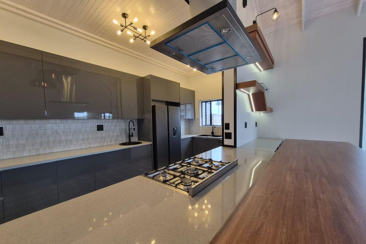 Luxury Coastal Living Family Home N$ 5 950 000.00 - Photo 5