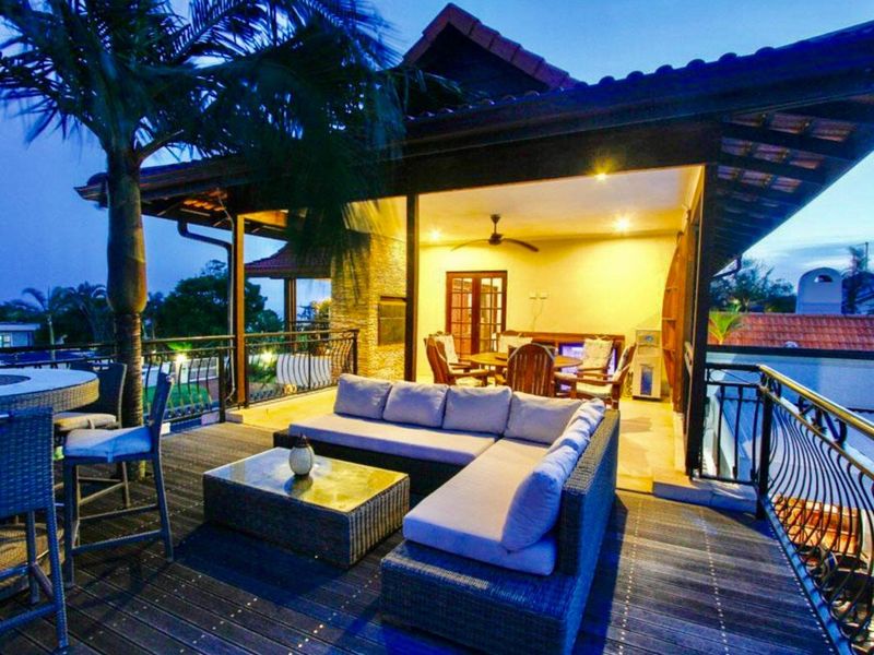 Hendra Estates - Furnished master piece!! - Photo 6