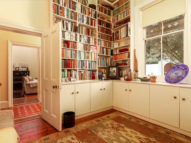Charming Heritage Victorian in Bantry Bay - Photo 8