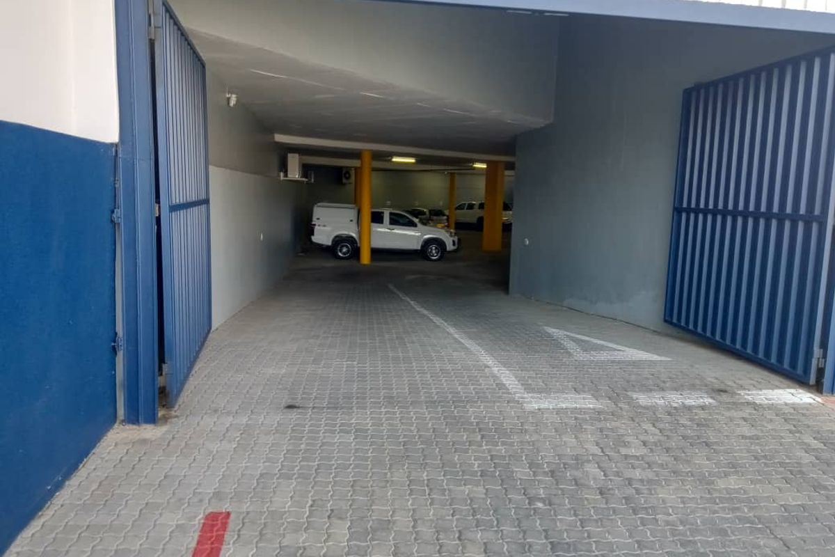 OFFICE FOR SALE - N$ 1 980 000 - Photo 4
