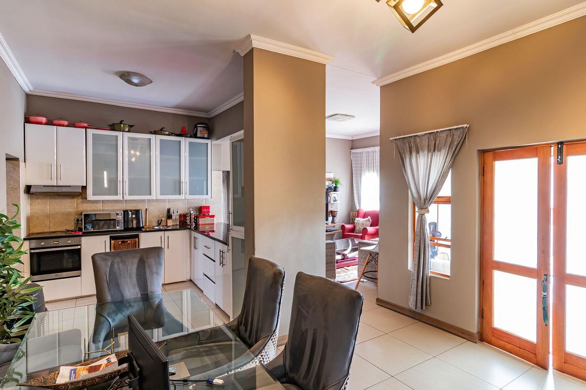 Spacious, Stylish & Designed for Living – Your Dream Home Awaits - Photo 5