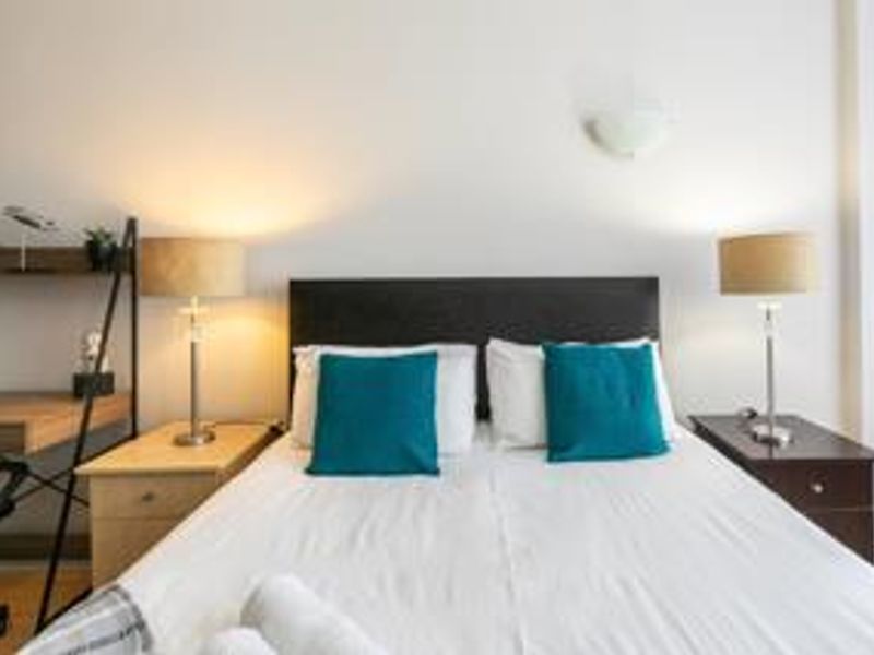 FURNISHED BACHELOR APARTMENT - Photo 10