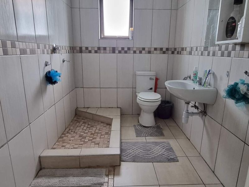 Khomasdal near fire brigade house for sale - Photo 7