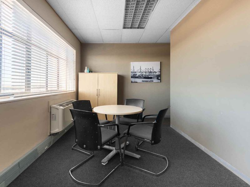 Find office space in Regus Port Elizabeth for 5 persons with everything taken care of - Photo 6