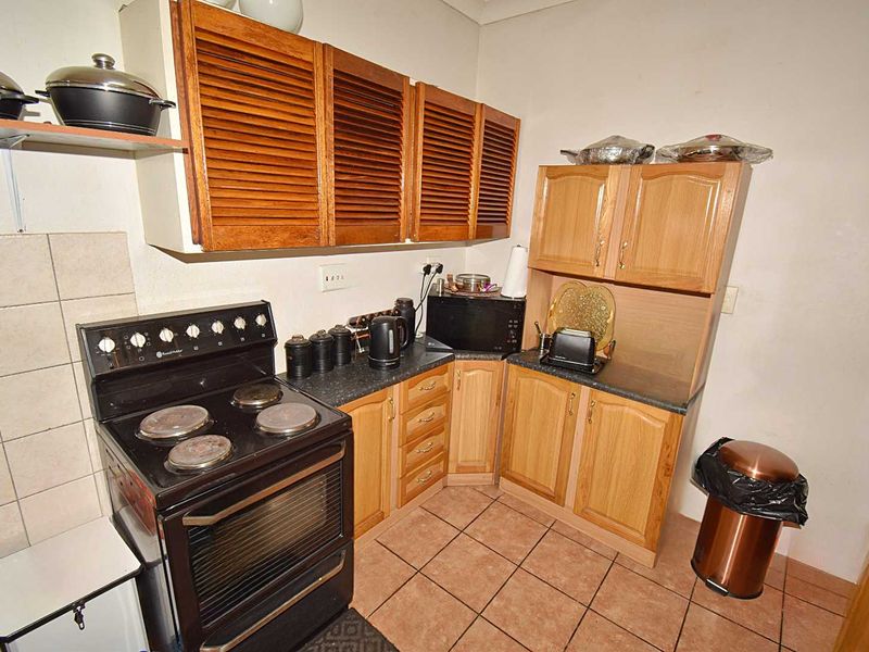 First Floor Apartment - Photo 8