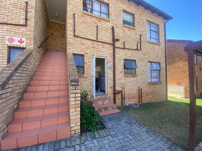 Gorgeous unit in Wilgeheuwel - Photo 4