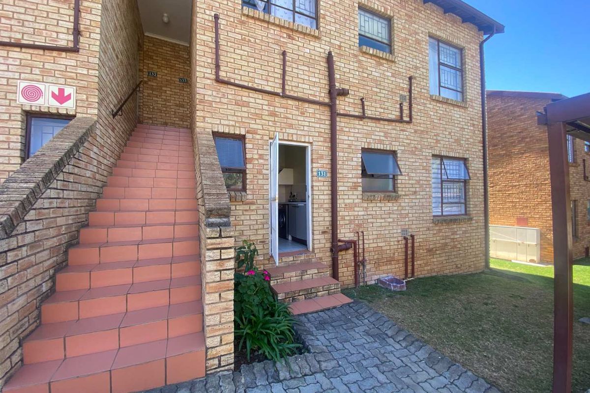 Gorgeous unit in Wilgeheuwel - Photo 4
