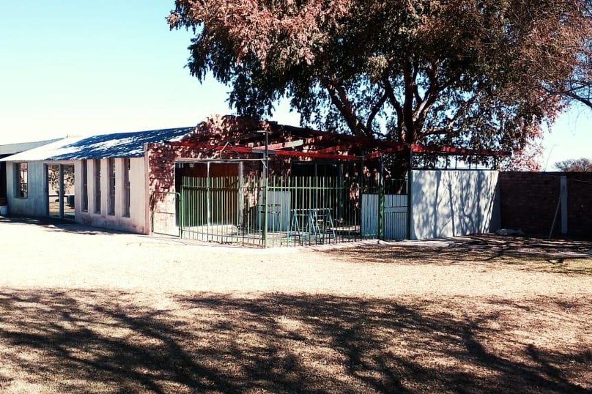 ENDLESS POTENSIAL.TWO HOUSES.TWO FLATS,4 ROOMS FOR RENT. - Photo 3