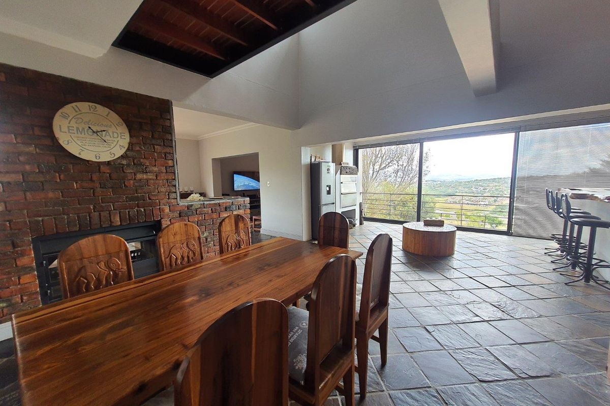 Spacious 3 Bedroom double storey family home with 1 bedroom flat to rent in Oude Westhof - Photo 3